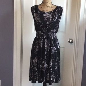 SIMPLY VERA black floral dress~medium